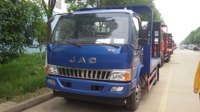 江淮藍(lán)牌挖機(jī)拖車