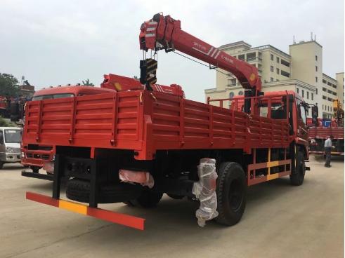 �|�L(f��ng)�S܇��ƽ��܇������x����m��λ�ĵ��C(j��)�����ȿ��]���Լ���Ҫ���λ�ĵ��C(j��)���ف�(l��i)���҂�������(l��i)ƥ��ױP���ҳ����m�ϵ��S܇��ƽ���\(y��n)ݔ܇��