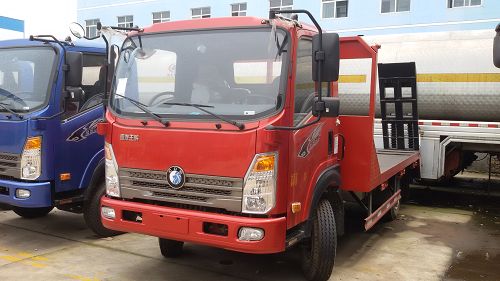 ���������{��С�ڙCƽ����܇��130�R����8�n�ߵ͙n��8.25݆̥������8����С�ڙC��܇