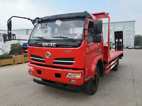 東風(fēng)福瑞卡藍(lán)牌挖機(jī)拖車