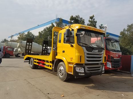 ����K5�Θ��ڙC(j��)ƽ����܇���ڙC(j��)��܇���H��160�l(f��)�әC(j��)����ʿ��8�n��9����������A�������ڙC(j��)ƽ��܇��