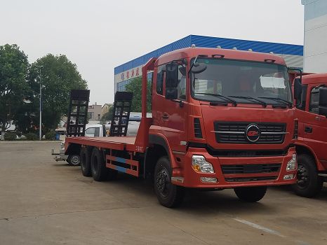 楚風后八輪挖掘機平板運輸車